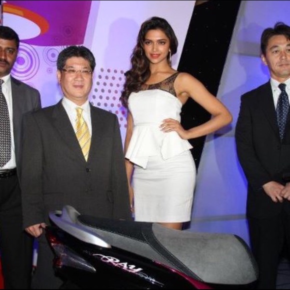 Alice and Olivia Leather Peplum Dress with Lace - Picture 6 of 6